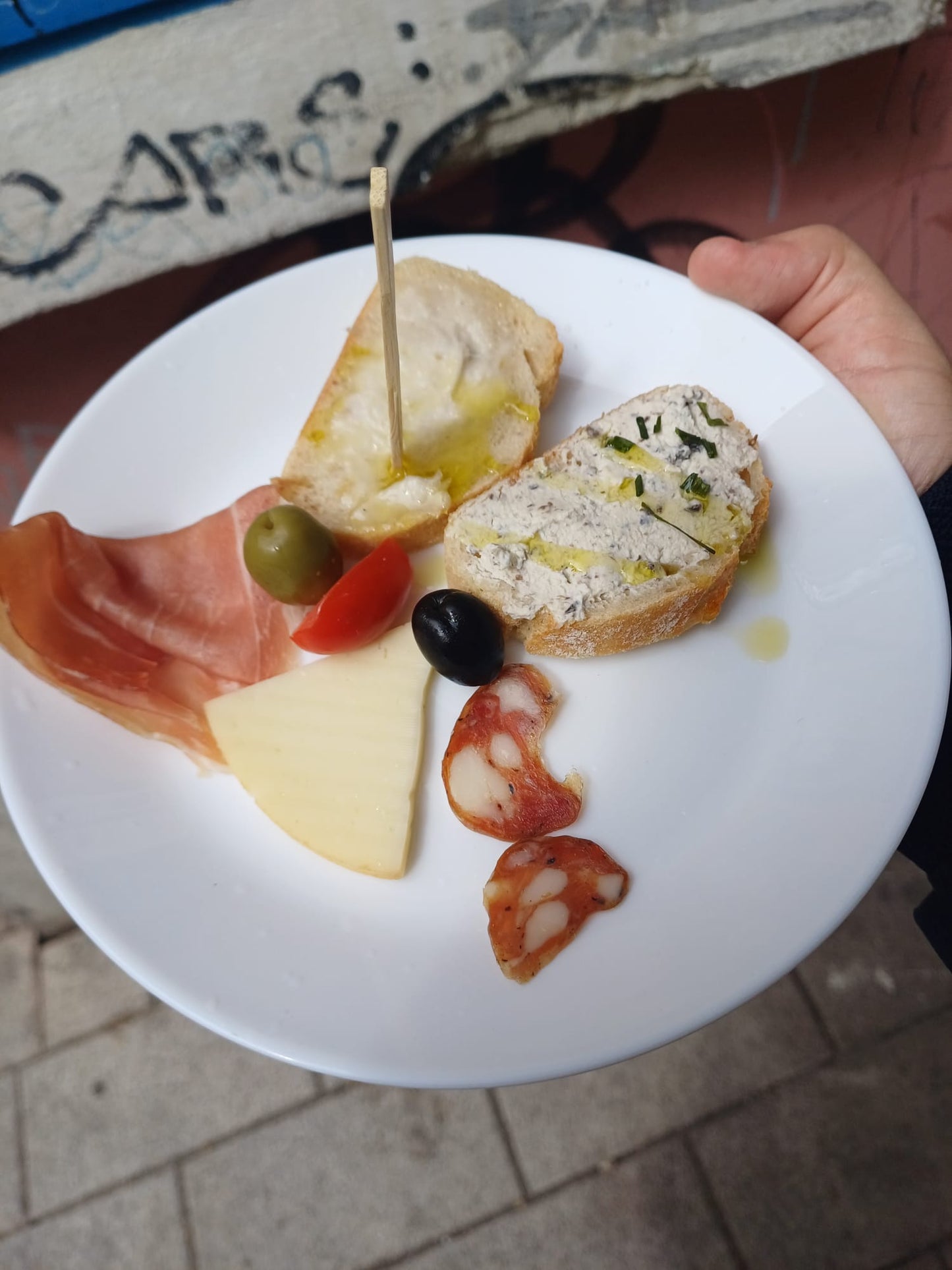 Genusstour im 6. und 7. Bezirk am 18.04.2026 - Österreichische Schmankerl und mehr